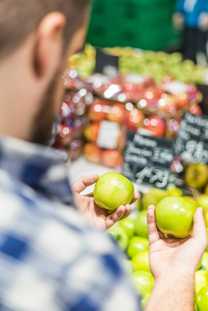 shallow focus photography of red apples